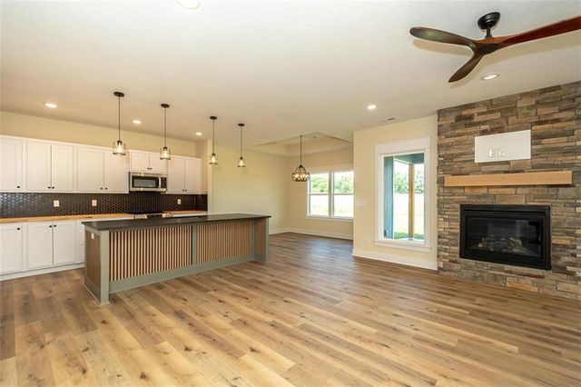 1018 Bluestem Circle, Baldwin City, KS 66006