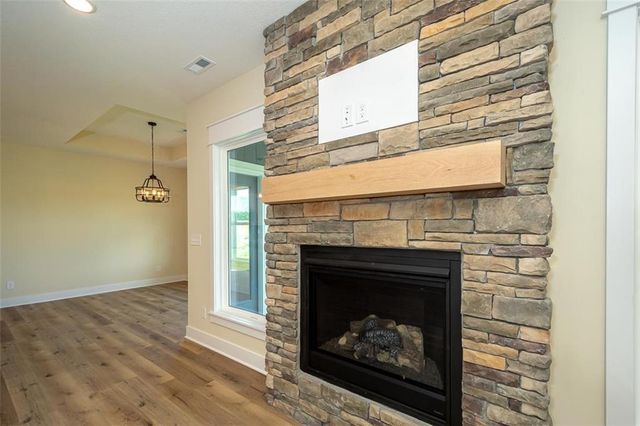 1018 Bluestem Circle, Baldwin City, KS 66006