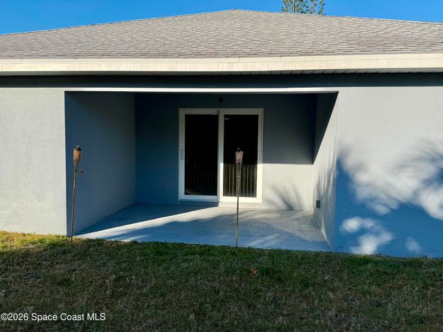 549 Como Avenue NE, Palm Bay, FL 32907