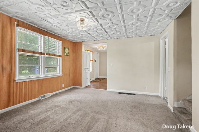 12 Travis Street, Grand Rapids, MI 49505