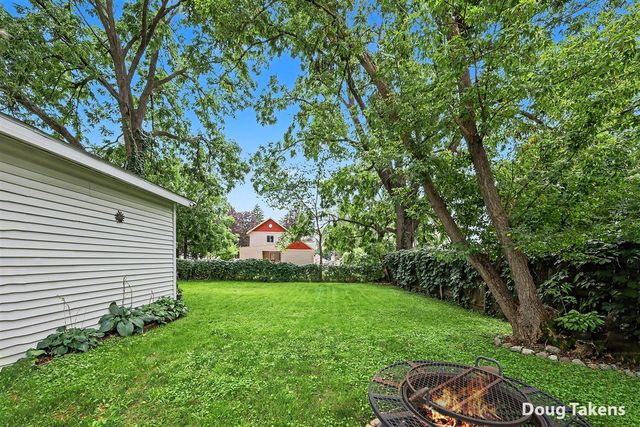 12 Travis Street, Grand Rapids, MI 49505