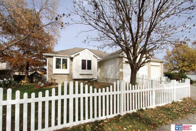 1840 Chloe Lane, Lincoln, NE 68512