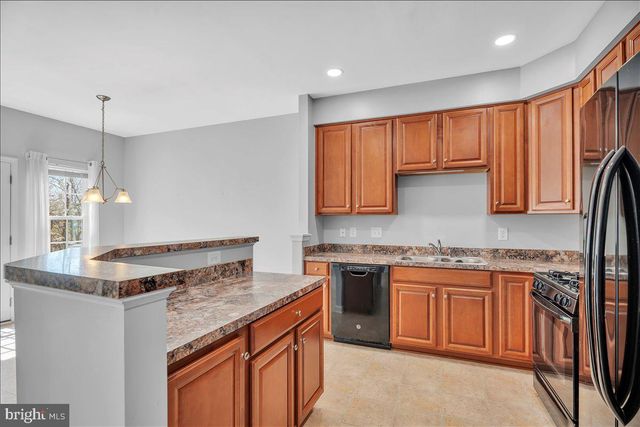 7 FRANKLIN CIR, Somerdale, NJ 08083