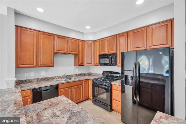 7 FRANKLIN CIR, Somerdale, NJ 08083