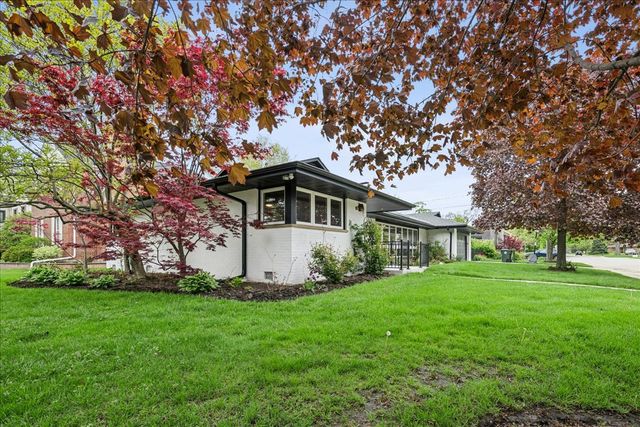 4720 W ALBION Avenue, Lincolnwood, IL 60712