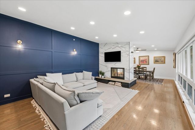 4720 W ALBION Avenue, Lincolnwood, IL 60712