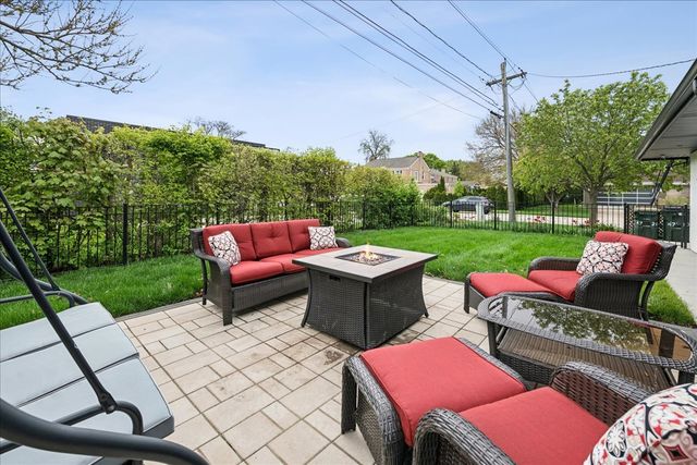 4720 W ALBION Avenue, Lincolnwood, IL 60712