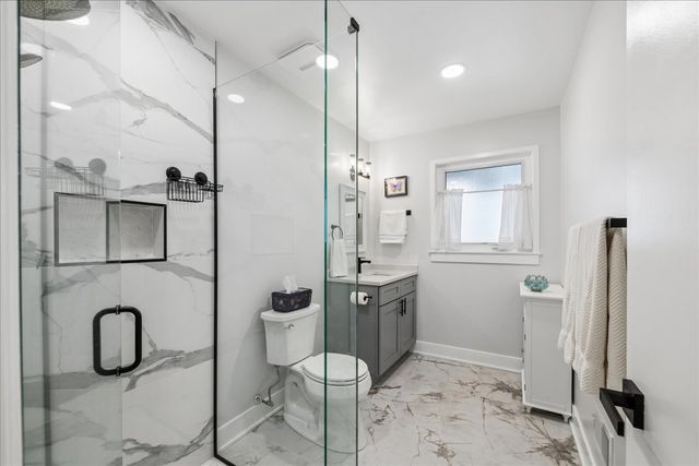 4720 W ALBION Avenue, Lincolnwood, IL 60712