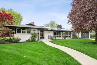 4720 W ALBION Avenue, Lincolnwood, IL 60712