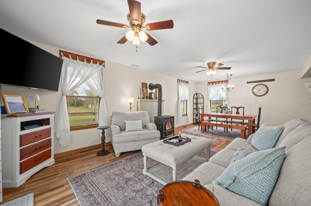 16686 Cleveland Avenue, Weesaw Twp, MI 49113