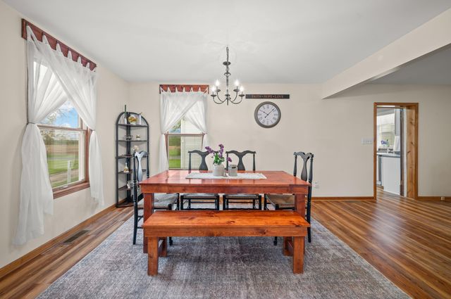 16686 Cleveland Avenue, Weesaw Twp, MI 49113