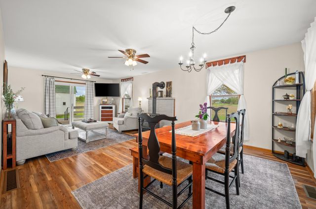 16686 Cleveland Avenue, Weesaw Twp, MI 49113