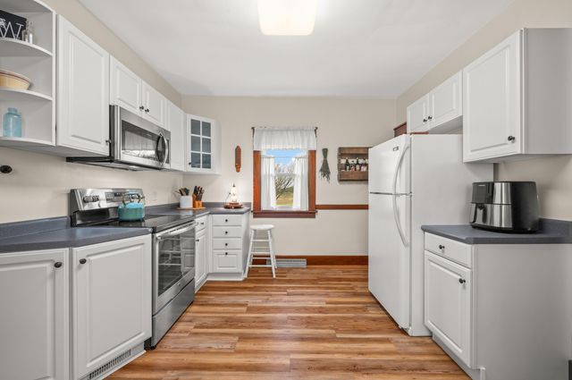 16686 Cleveland Avenue, Weesaw Twp, MI 49113