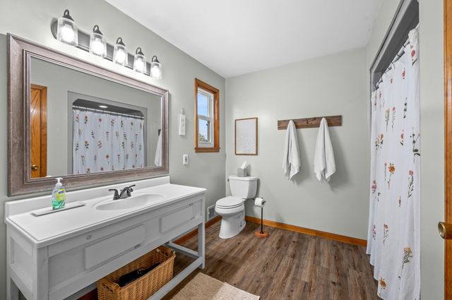 16686 Cleveland Avenue, Weesaw Twp, MI 49113