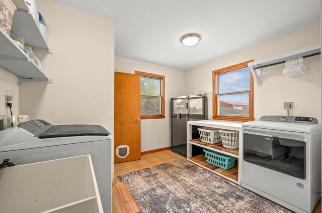 16686 Cleveland Avenue, Weesaw Twp, MI 49113