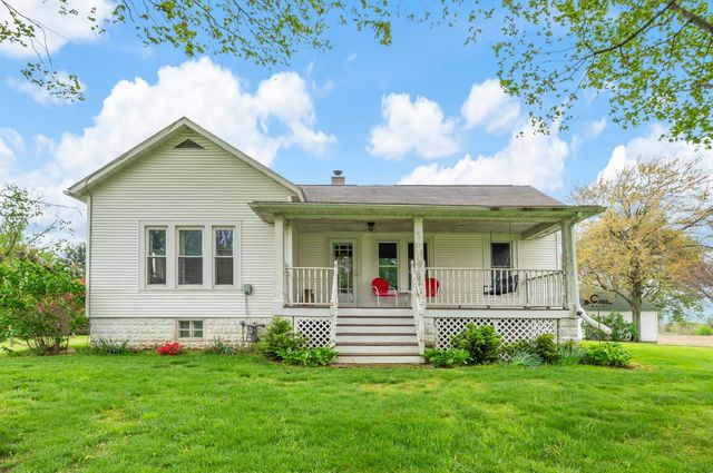 16686 Cleveland Avenue, Weesaw Twp, MI 49113