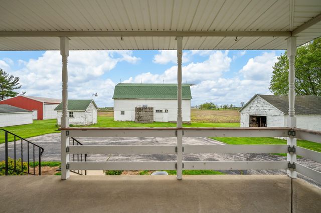 16686 Cleveland Avenue, Weesaw Twp, MI 49113