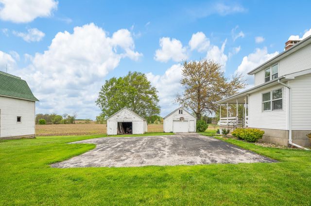 16686 Cleveland Avenue, Weesaw Twp, MI 49113