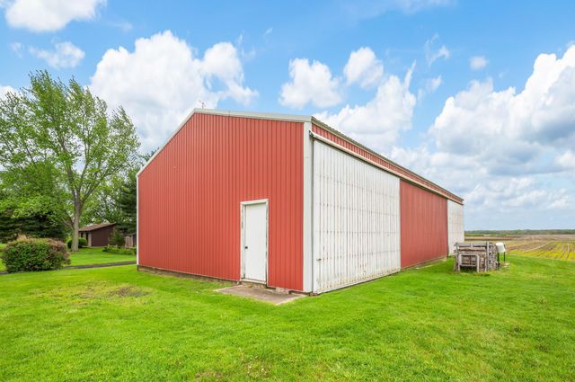 16686 Cleveland Avenue, Weesaw Twp, MI 49113