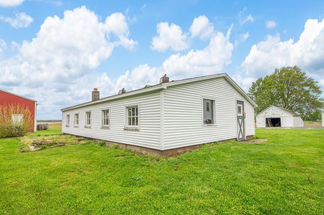 16686 Cleveland Avenue, Weesaw Twp, MI 49113