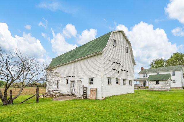16686 Cleveland Avenue, Weesaw Twp, MI 49113