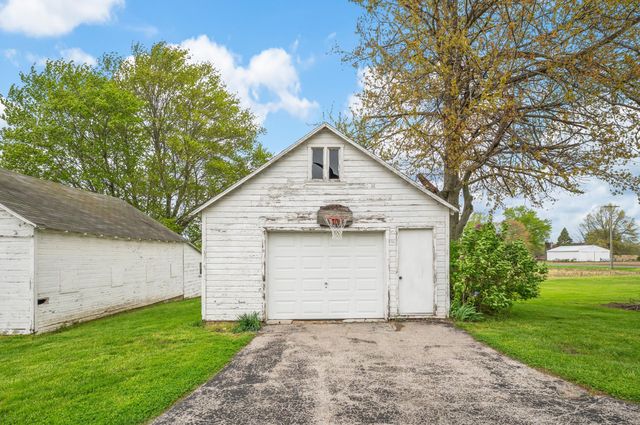 16686 Cleveland Avenue, Weesaw Twp, MI 49113