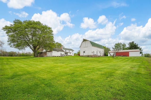 16686 Cleveland Avenue, Weesaw Twp, MI 49113