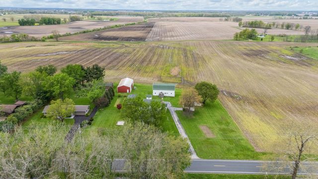 16686 Cleveland Avenue, Weesaw Twp, MI 49113