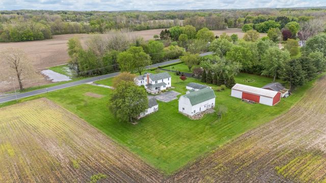 16686 Cleveland Avenue, Weesaw Twp, MI 49113