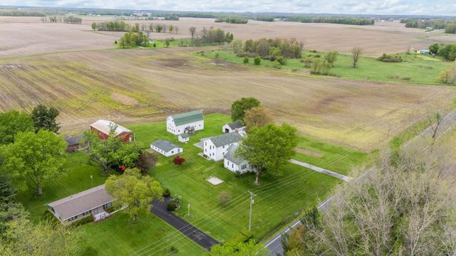 16686 Cleveland Avenue, Weesaw Twp, MI 49113