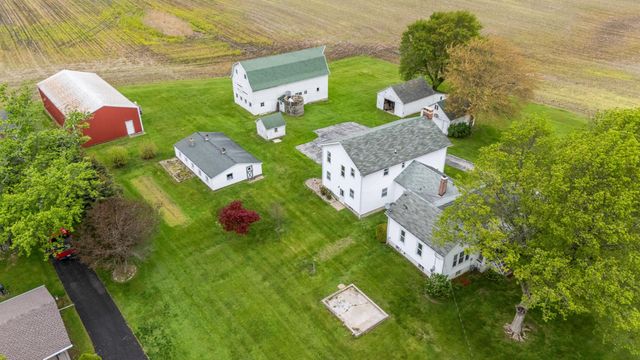 16686 Cleveland Avenue, Weesaw Twp, MI 49113