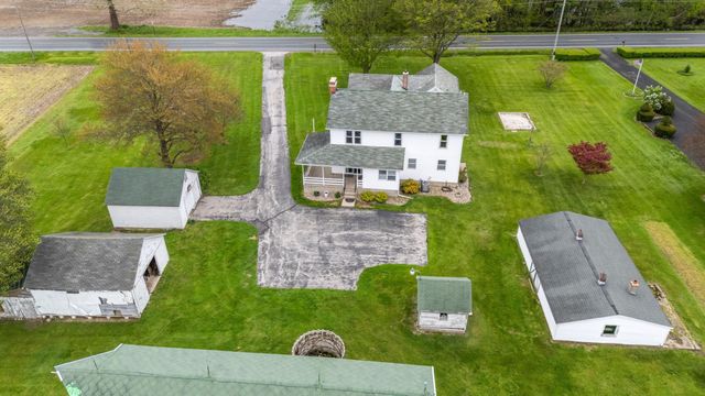 16686 Cleveland Avenue, Weesaw Twp, MI 49113