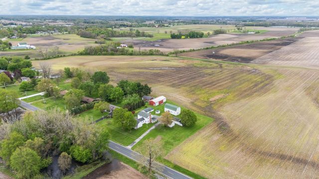 16686 Cleveland Avenue, Weesaw Twp, MI 49113