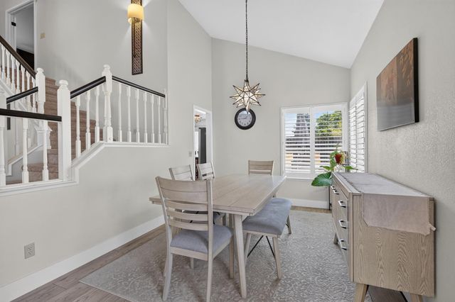 9218 Bromfield Ct, Elk Grove, CA 95624