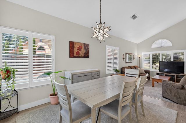 9218 Bromfield Ct, Elk Grove, CA 95624