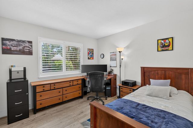9218 Bromfield Ct, Elk Grove, CA 95624