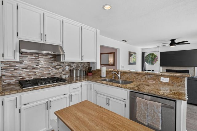 9218 Bromfield Ct, Elk Grove, CA 95624