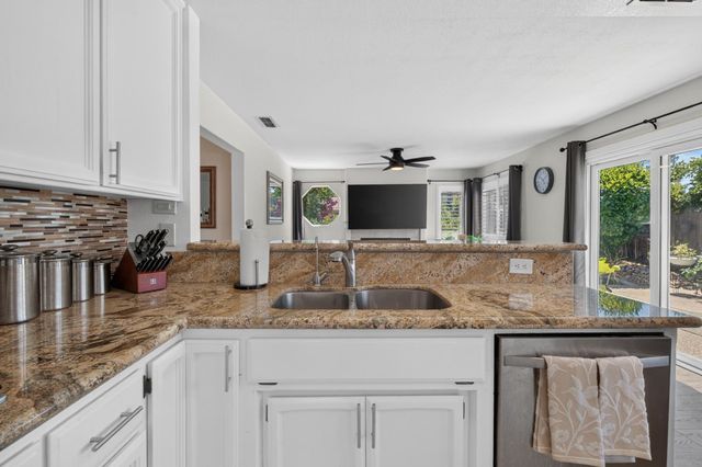 9218 Bromfield Ct, Elk Grove, CA 95624