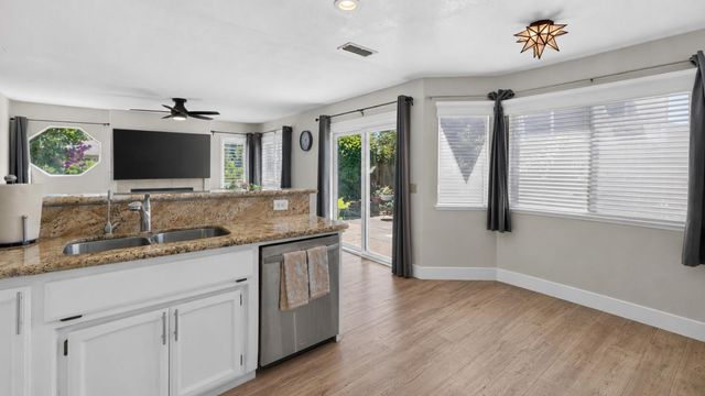 9218 Bromfield Ct, Elk Grove, CA 95624