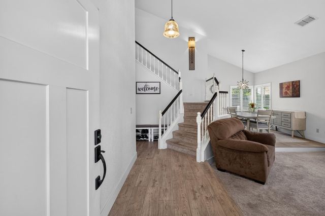 9218 Bromfield Ct, Elk Grove, CA 95624