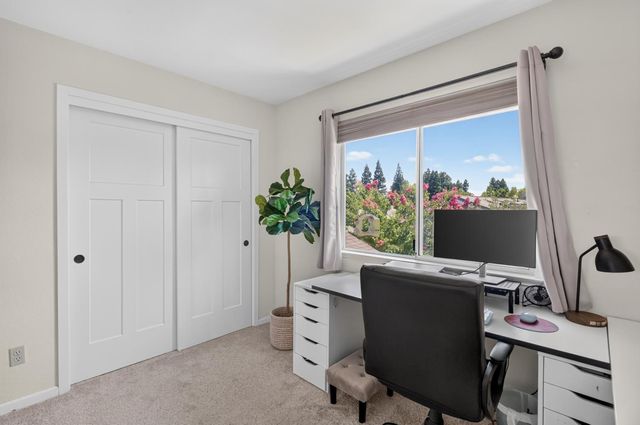 9218 Bromfield Ct, Elk Grove, CA 95624