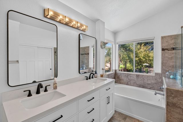 9218 Bromfield Ct, Elk Grove, CA 95624