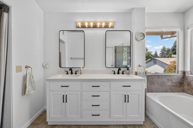 9218 Bromfield Ct, Elk Grove, CA 95624