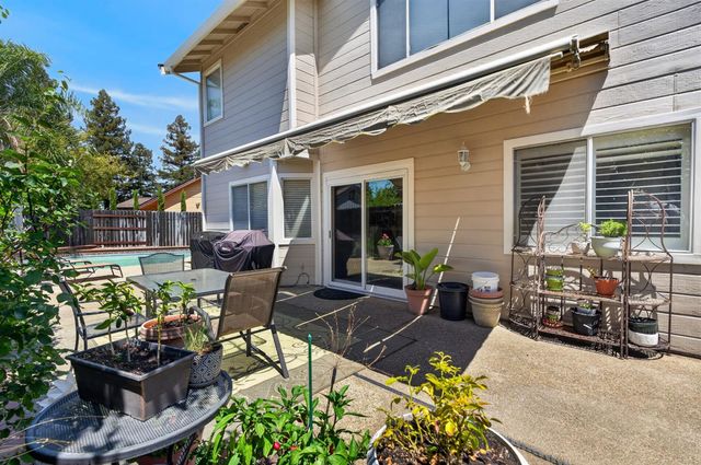 9218 Bromfield Ct, Elk Grove, CA 95624