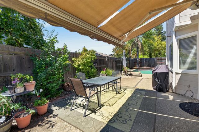 9218 Bromfield Ct, Elk Grove, CA 95624