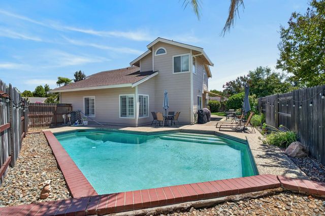 9218 Bromfield Ct, Elk Grove, CA 95624