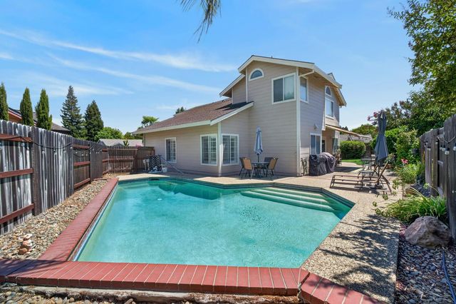 9218 Bromfield Ct, Elk Grove, CA 95624