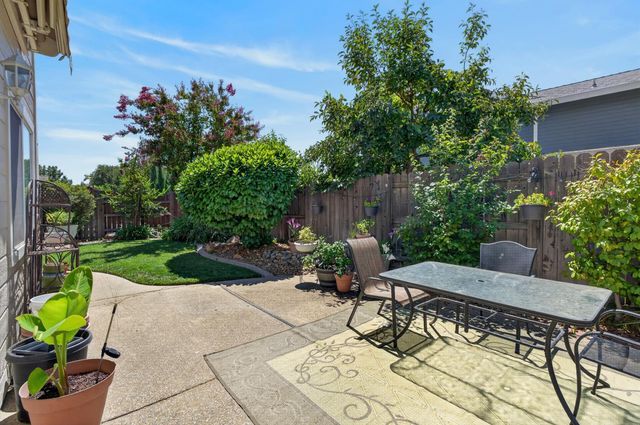 9218 Bromfield Ct, Elk Grove, CA 95624