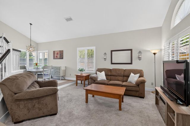 9218 Bromfield Ct, Elk Grove, CA 95624