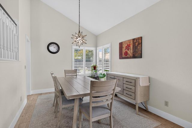 9218 Bromfield Ct, Elk Grove, CA 95624